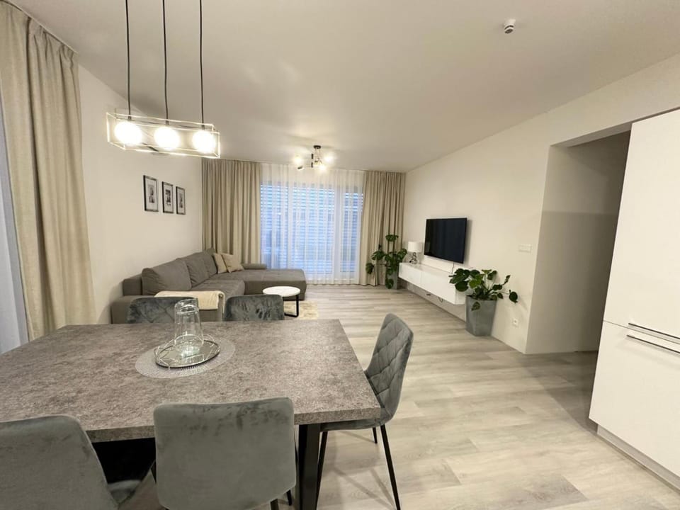TV and multimedia, Living room, Dining area
