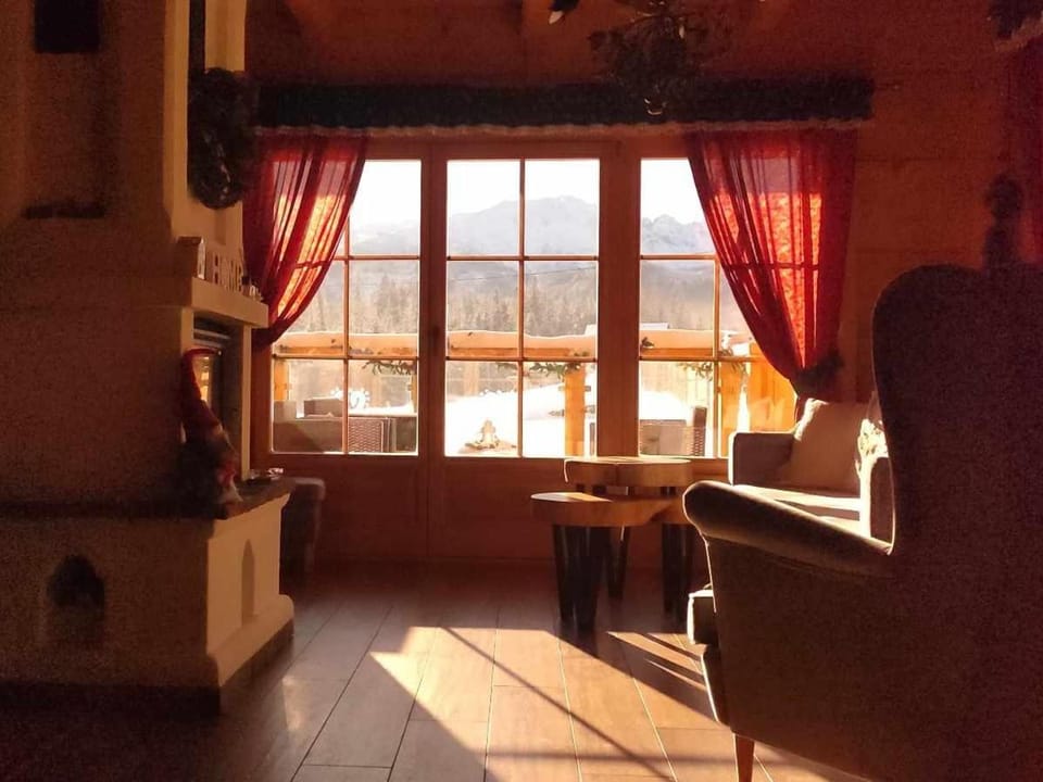 Góralski Domek Łopatówka z kominkiem i Banią - Jacuzzi! House in Zakopane