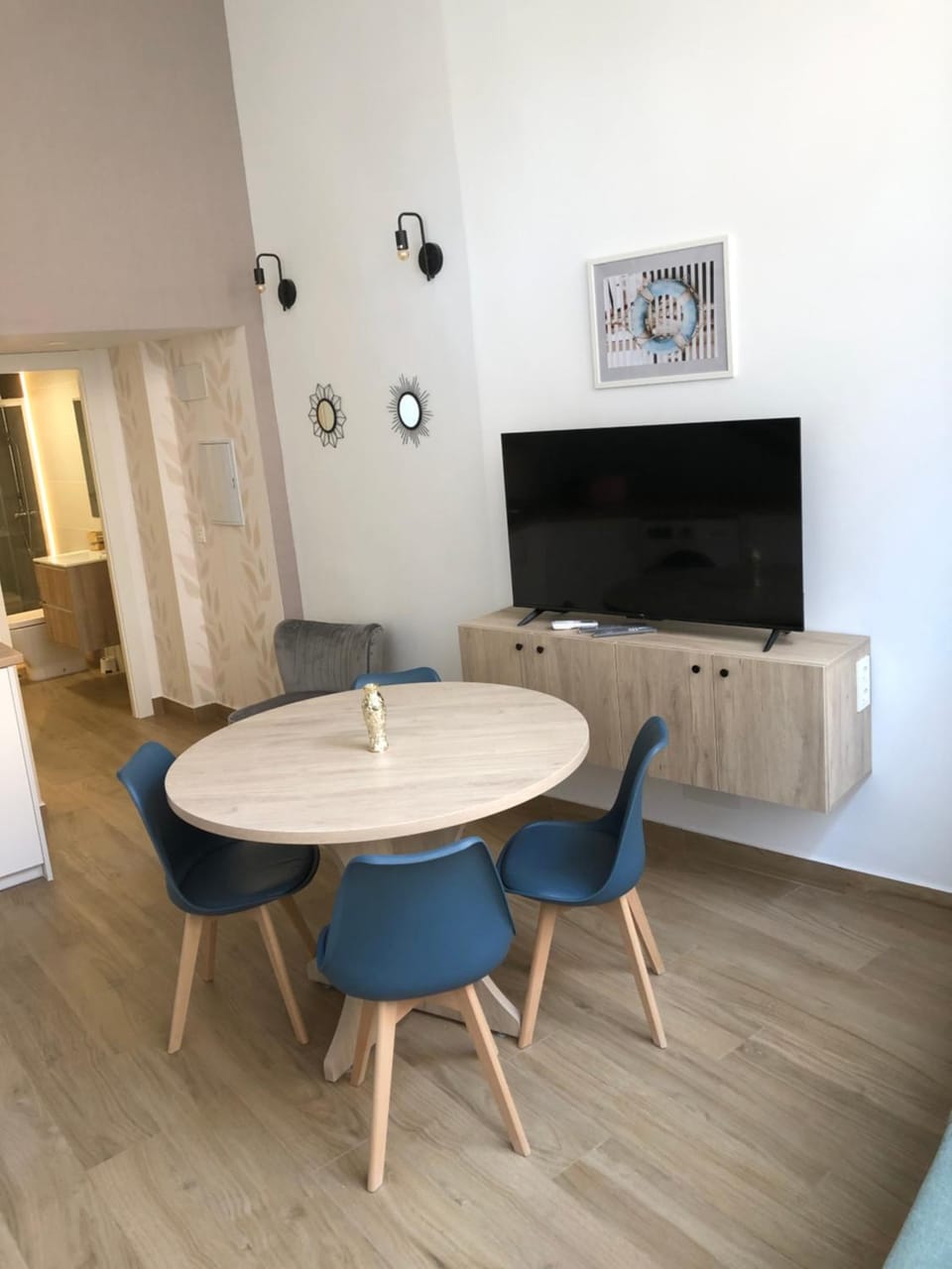 Communal lounge/ TV room, Living room