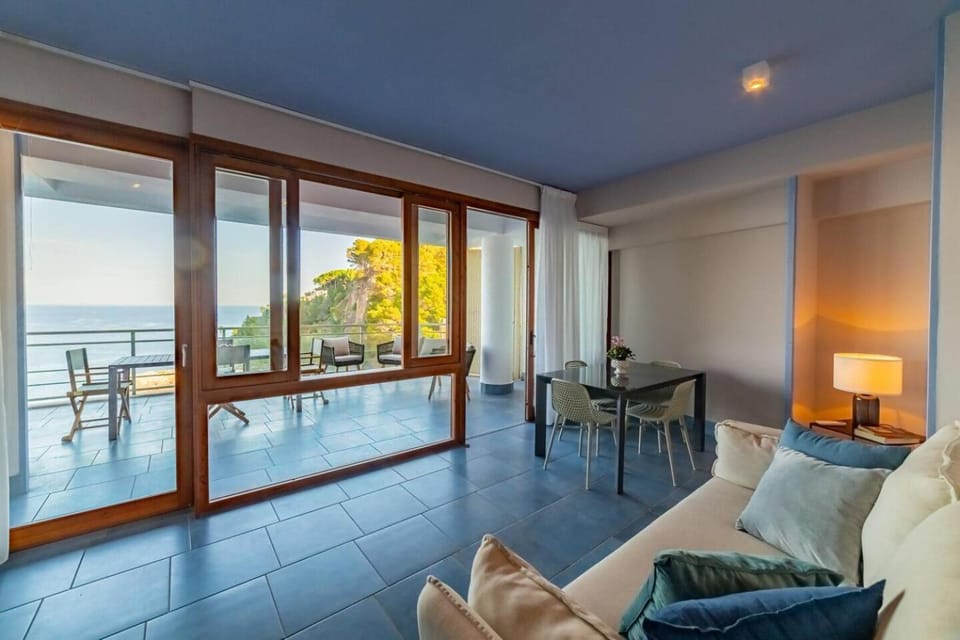 Balcony/Terrace, Living room, Sea view