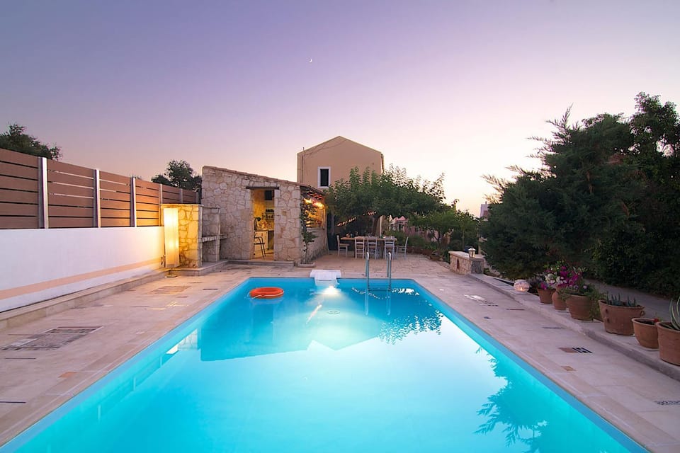 Property building, Swimming pool, Swimming pool