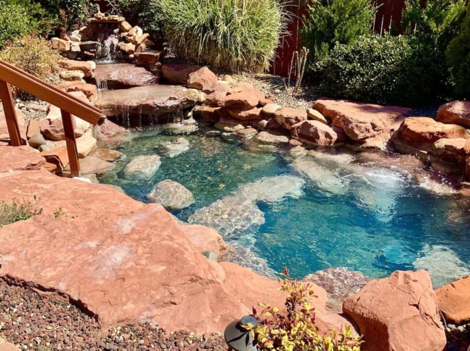 In the Arms of the MOUNTAINS! House in Village of Oak Creek