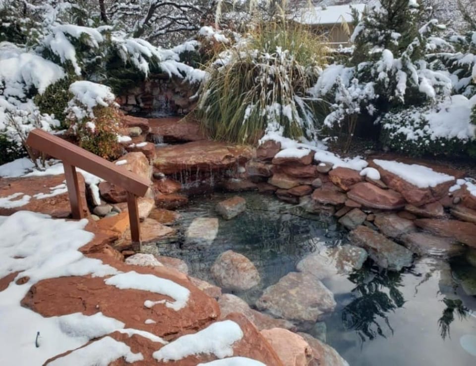 In the Arms of the MOUNTAINS! House in Village of Oak Creek
