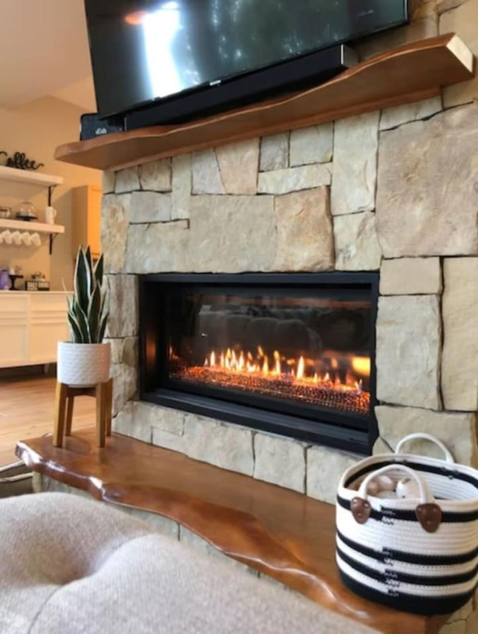 In the Arms of the MOUNTAINS! House in Village of Oak Creek