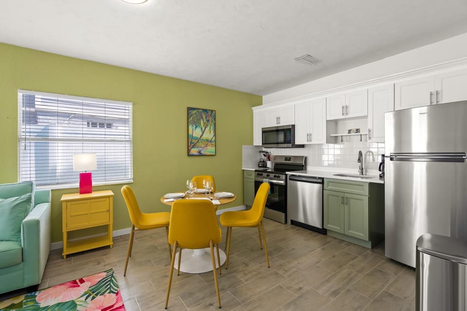 Dining area, kitchen