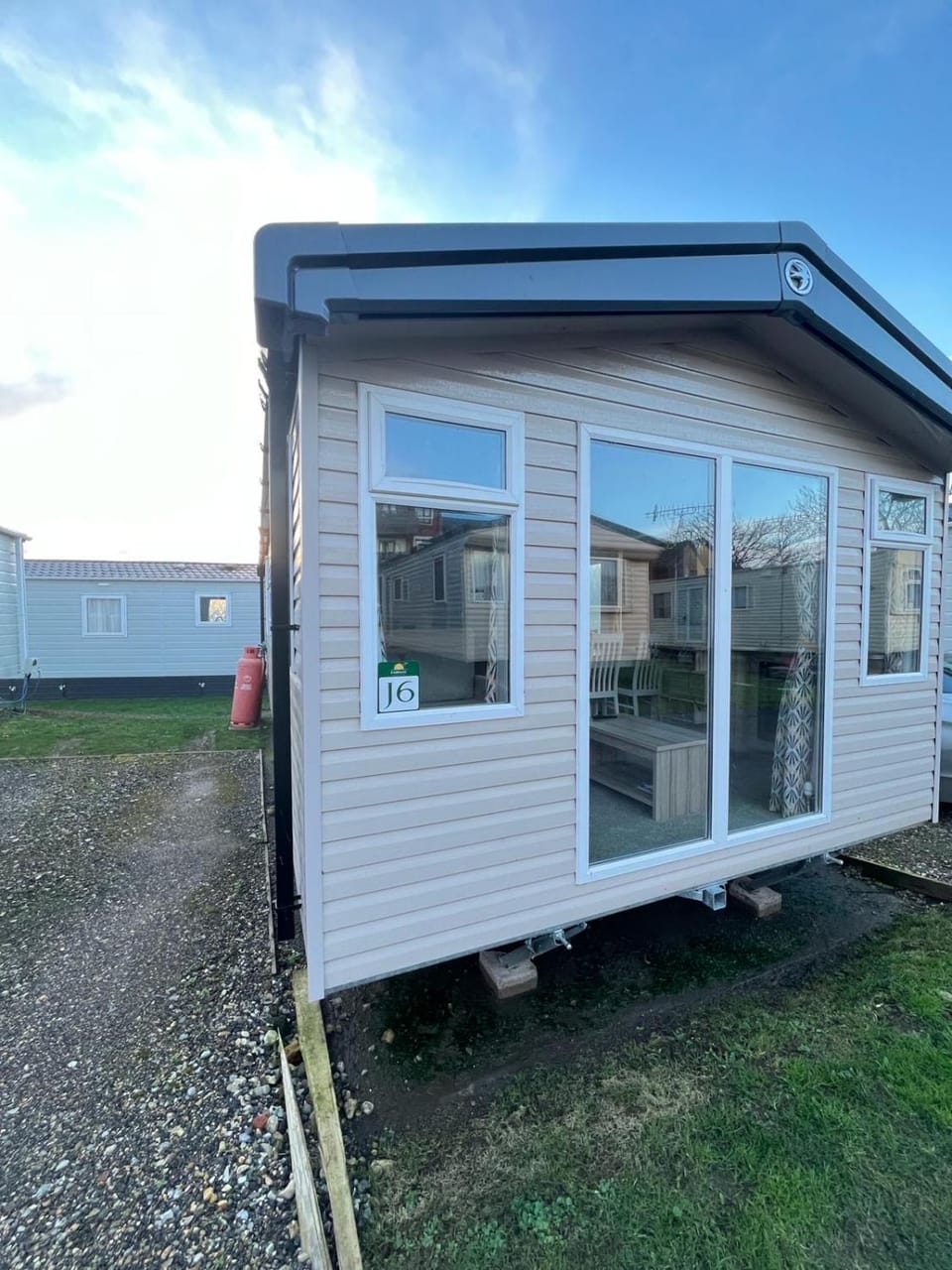 C2 Fairway Holiday Park Campground/ 
RV Resort in England