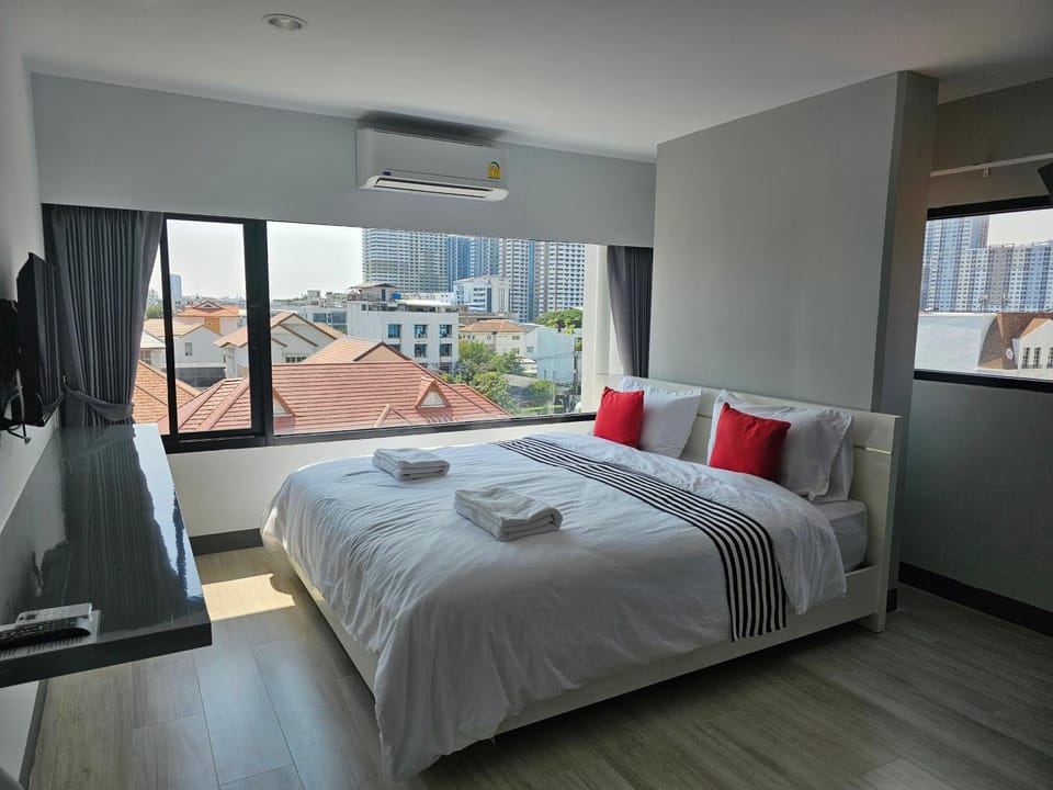 โรงแรมแอเรียเพลส สาทร (AREA Place) Hotel in Bangkok