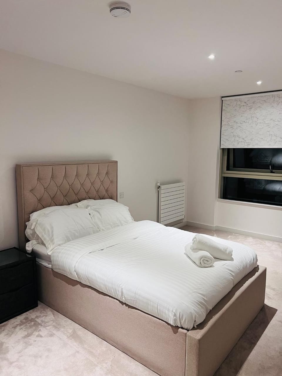 Lovely Royal Wharf 2 Bed Apartment in London