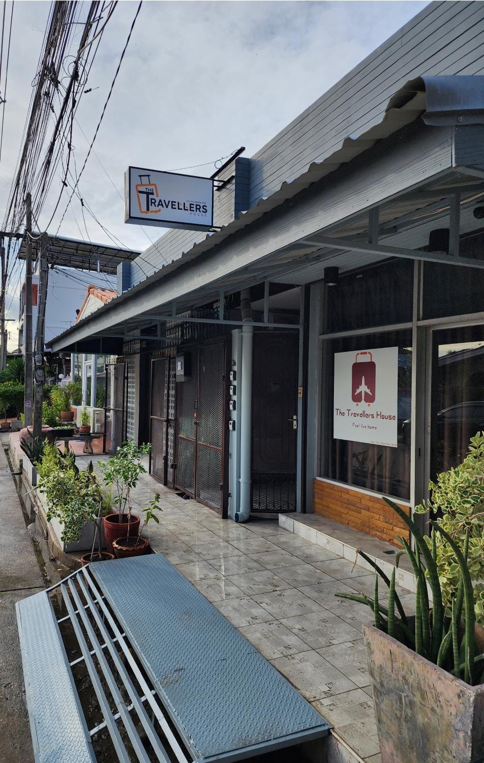 Property building, Day, Street view, Location