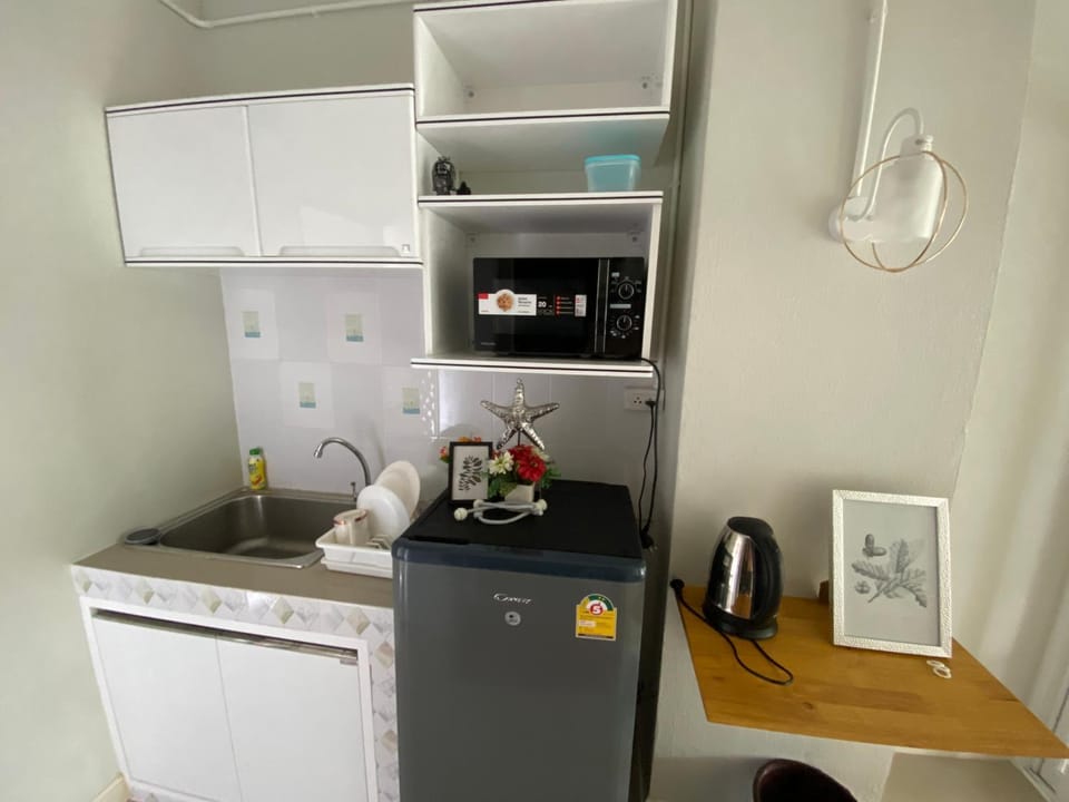 Coffee/tea facilities, Kitchen or kitchenette, minibar, stove, toaster