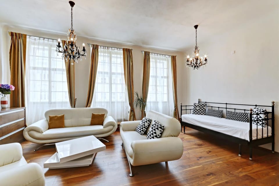 Lounge or bar, Seating area