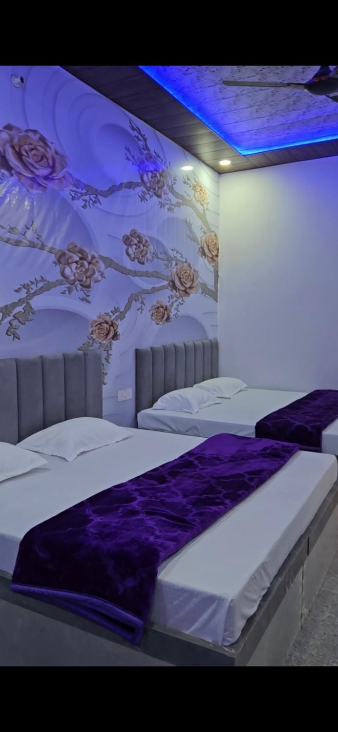 Vrindavan Nivas -Near Prem mandir bankey bihari Capsule hotel in Uttar Pradesh