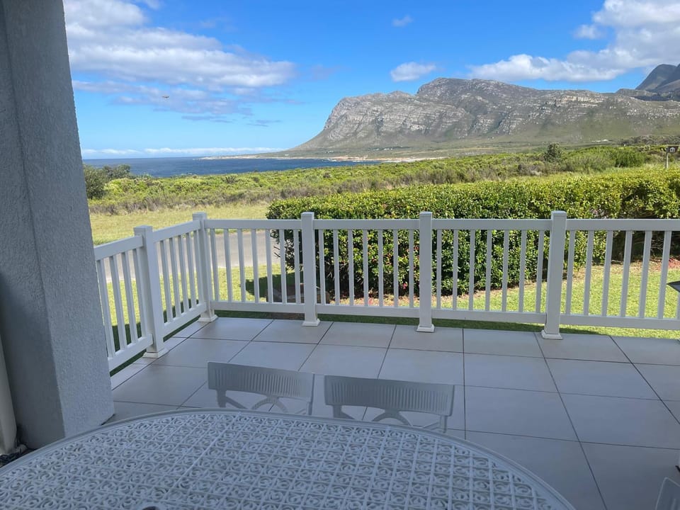 Patio, Balcony/Terrace, Dining area, Mountain view, Sea view