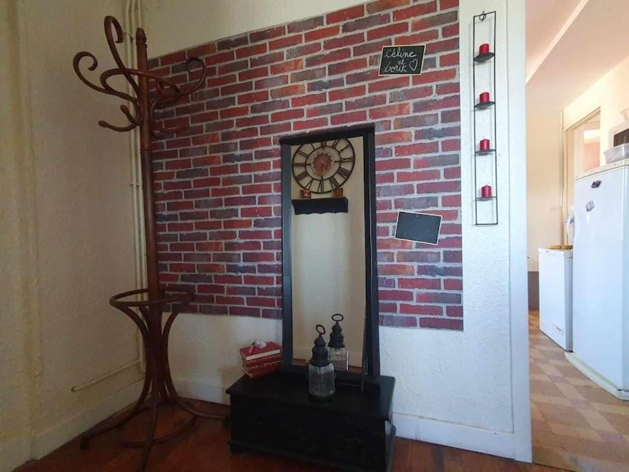 Spacieux - LITERIE HAUT DE GAMME - Billard - Fléchette -TV 65" - Netflix - Amazon Prime- LIT KING SIZE - 4 chambres - Jeux enfants - Terrasse - Barbecue - Géré par Presta-Zen'Services- Chez Aline Apartment in Verdun
