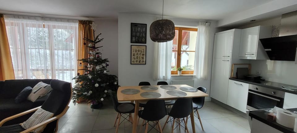 Apartament Biały na osiedlu "Apartamenty pod Śnieżką" Apartment in Lower Silesian Voivodeship