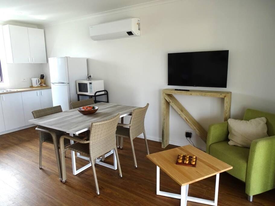 Passat Holiday Units - Unit 2 House in South Australia