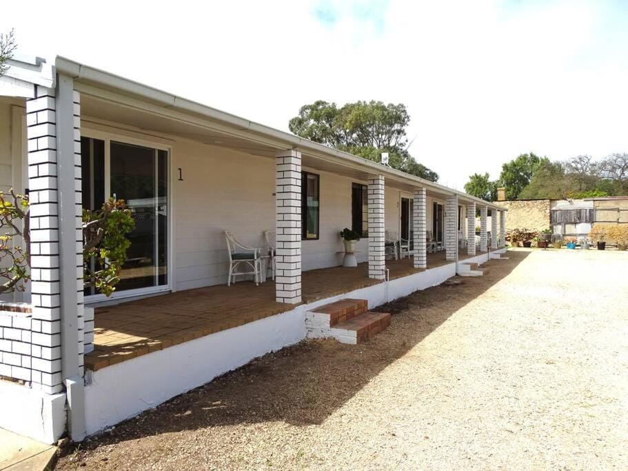 Passat Holiday Units - Unit 2 House in South Australia