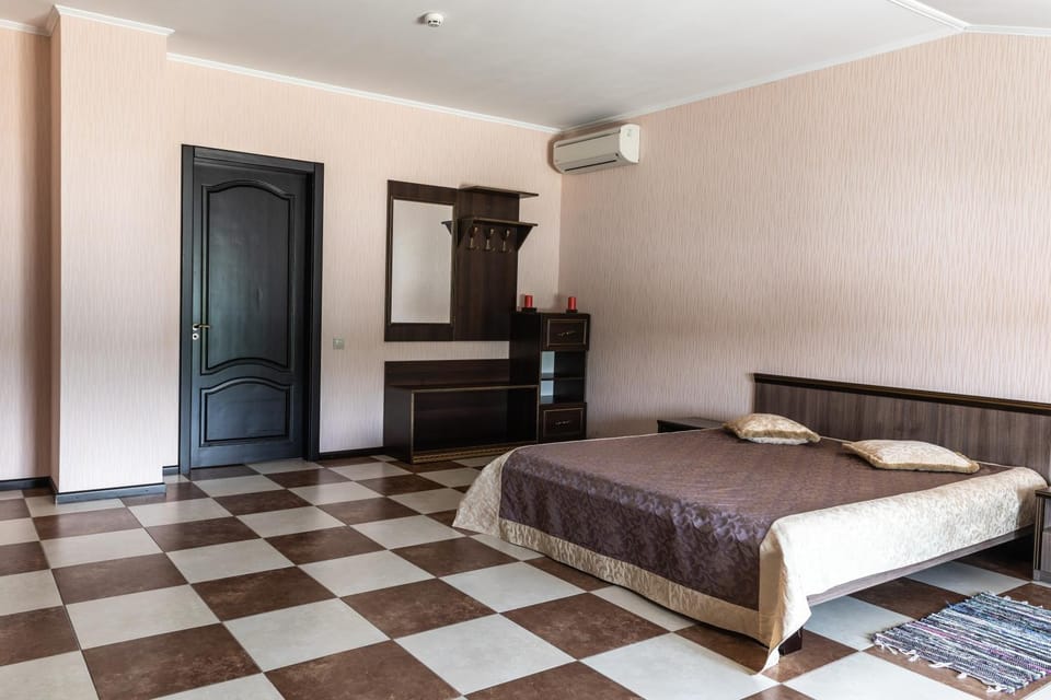Dergachov Club House Bed and Breakfast in Ukraine