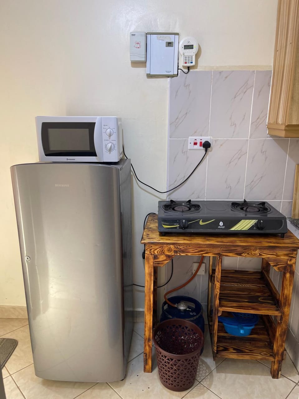 Kitchen or kitchenette, oven