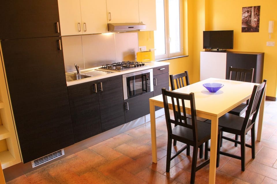 TV and multimedia, Kitchen or kitchenette, Dining area