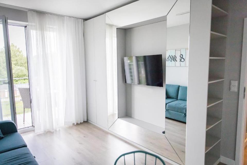 Apartament Pełen Wdzięku z balkonem Apartment in Lower Silesian Voivodeship