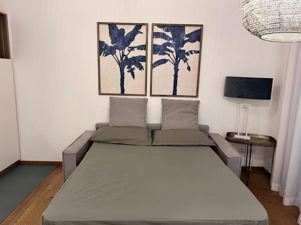 Communal lounge/ TV room, Bed, Living room, Photo of the whole room, Seating area, Bedroom