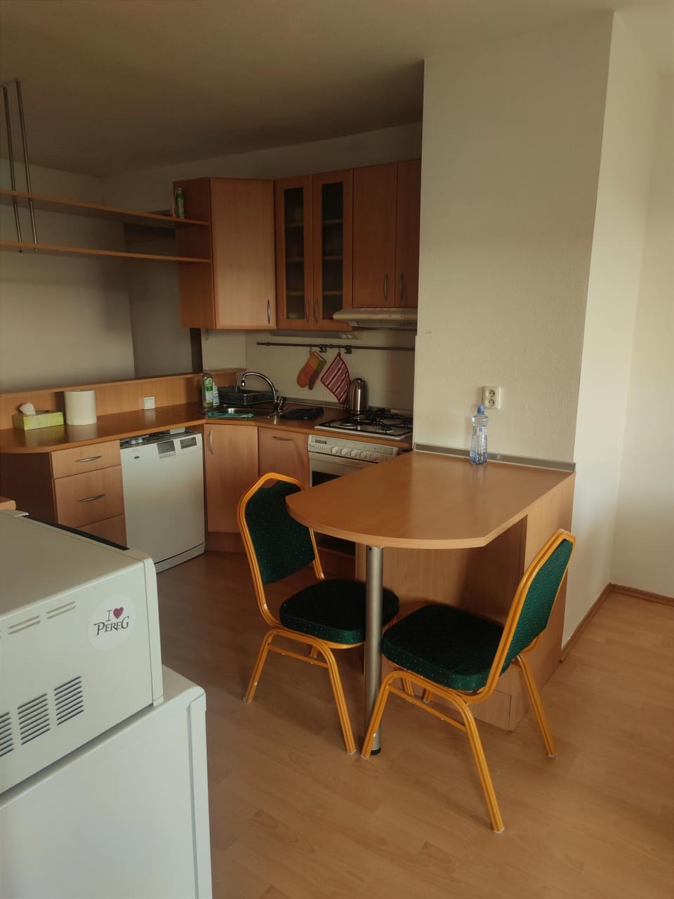 Kitchen or kitchenette, Dining area, dishwasher, oven, stove