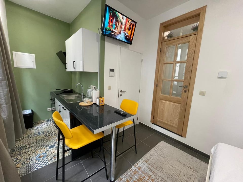 TV and multimedia, Kitchen or kitchenette