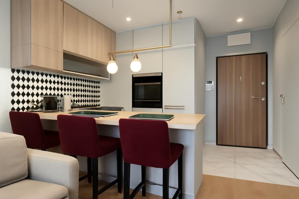 TV and multimedia, Kitchen or kitchenette, Living room, Seating area, Dining area