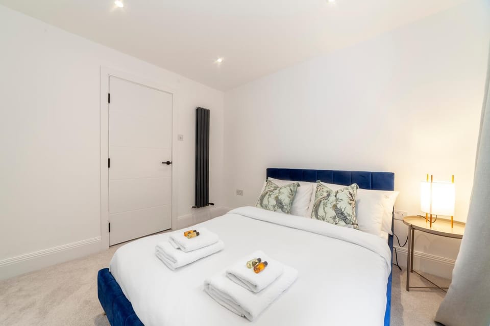 Bright King's Cross 2 bedroom flat with patio Apartment in London Borough of Islington