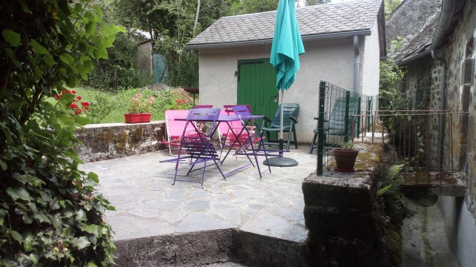Patio, Garden, Dining area