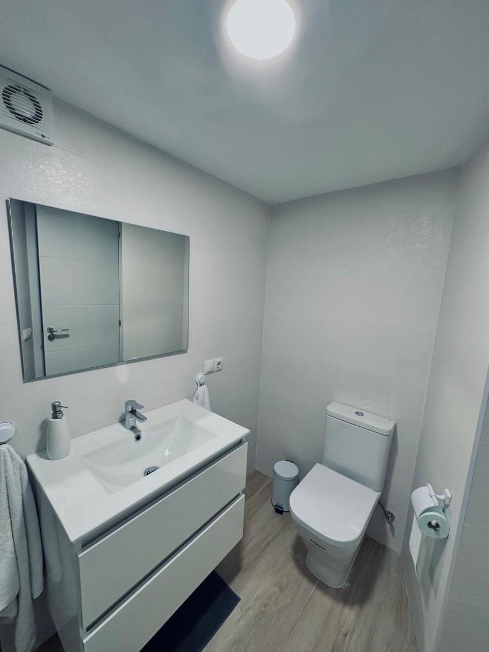 Bathroom, towels