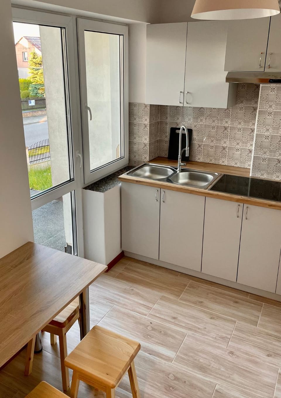 Kitchen or kitchenette, Kitchen or kitchenette, Dining area, stove