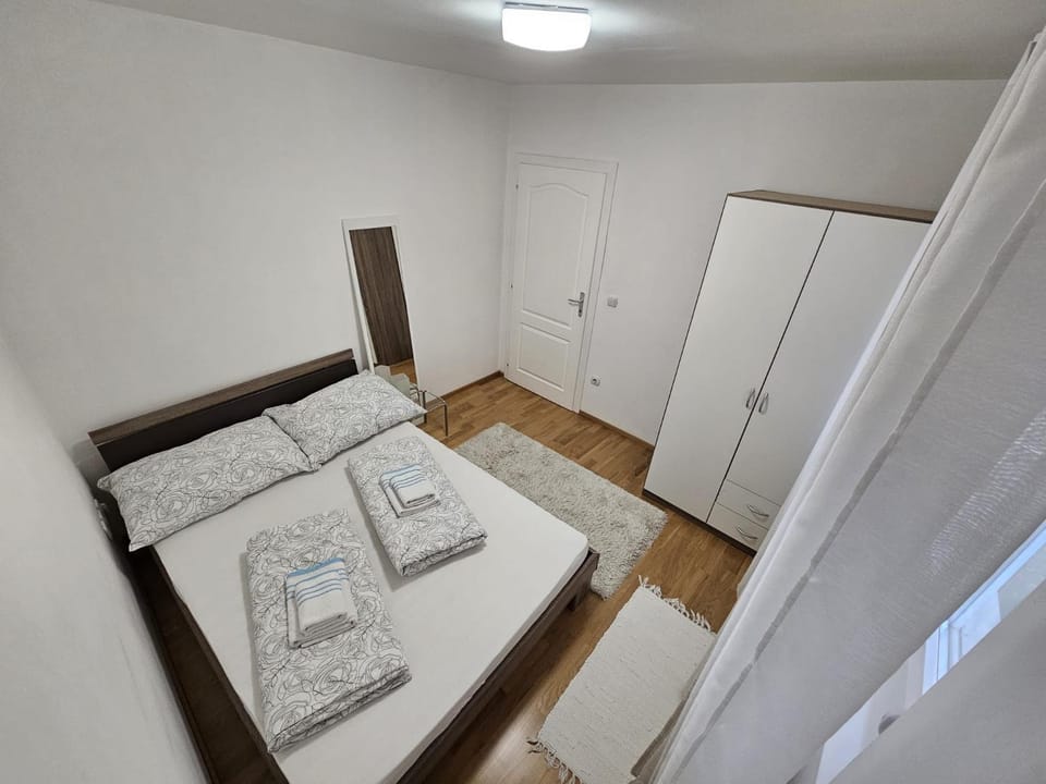 Bed, Photo of the whole room, Bedroom, towels, wardrobe