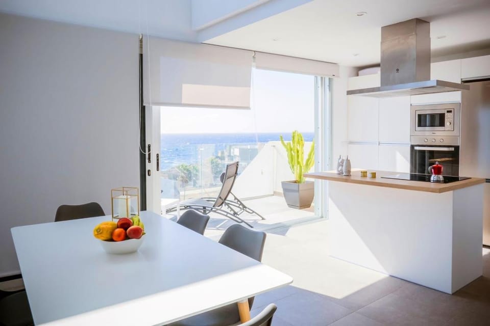 Natural landscape, Kitchen or kitchenette, Dining area, pet friendly, stove