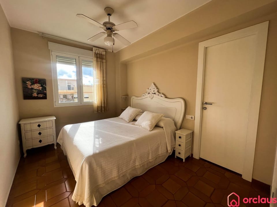 Bed, Photo of the whole room, Bedroom, fireplace