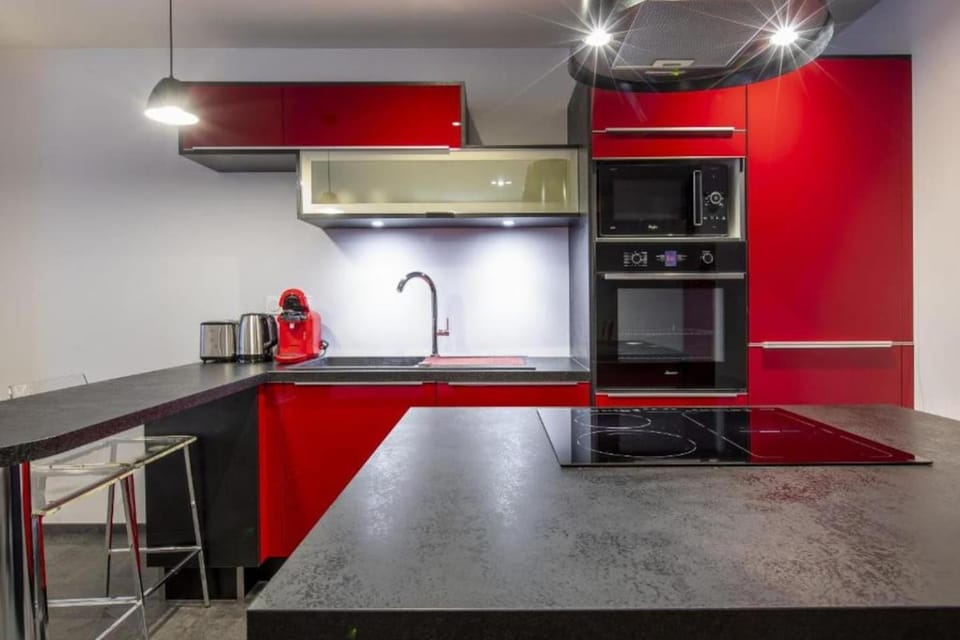 Kitchen or kitchenette, oven, stove
