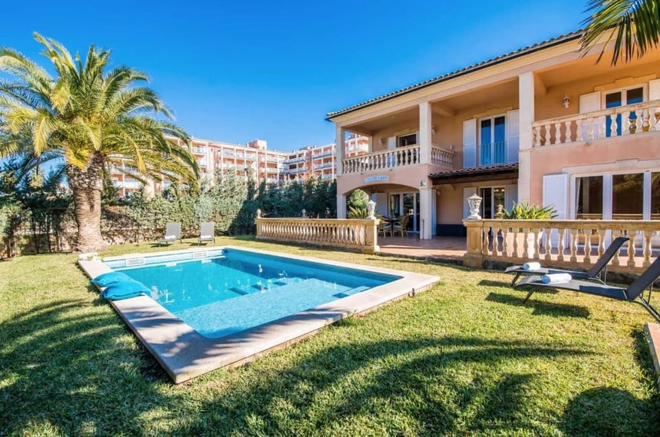 Property building, Patio, Spring, Day, Garden, Garden view, Pool view, Swimming pool, sunbed