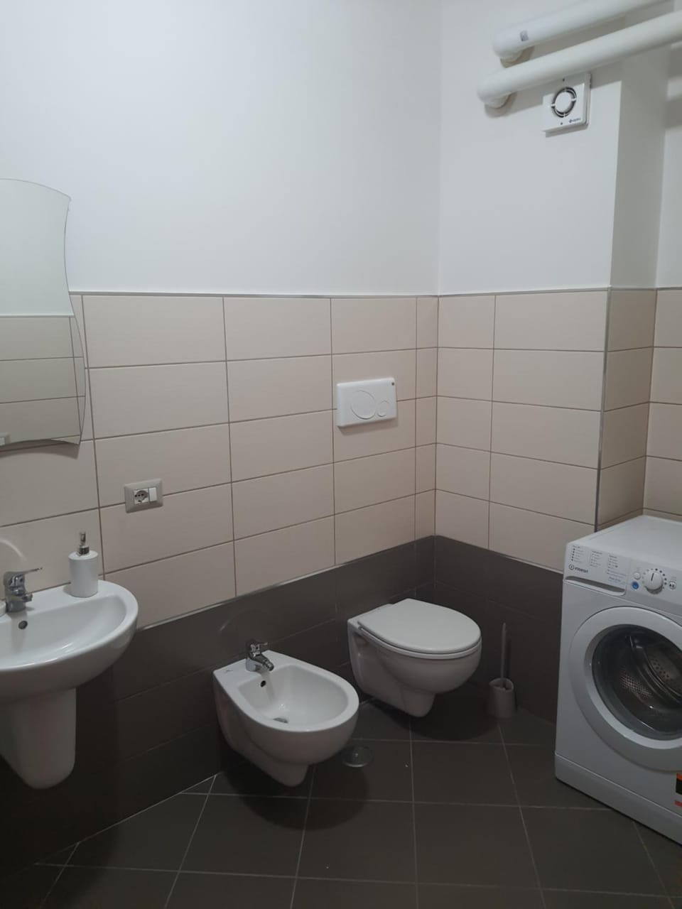 Toilet, bidet