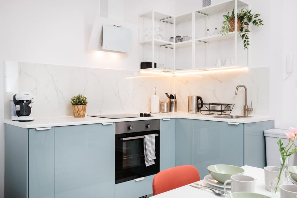 Coffee/tea facilities, Kitchen or kitchenette, Decorative detail, dishwasher, stove