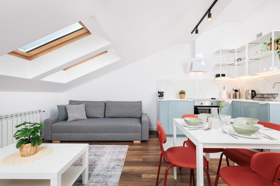 Kitchen or kitchenette, Living room, Decorative detail, Seating area, stove