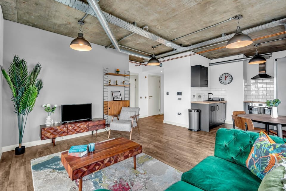Living room, Dining area, pet friendly