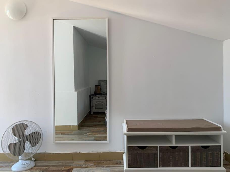 Photo of the whole room, Bedroom