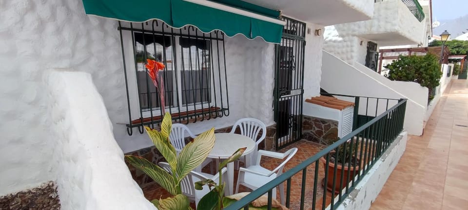 Patio, Day