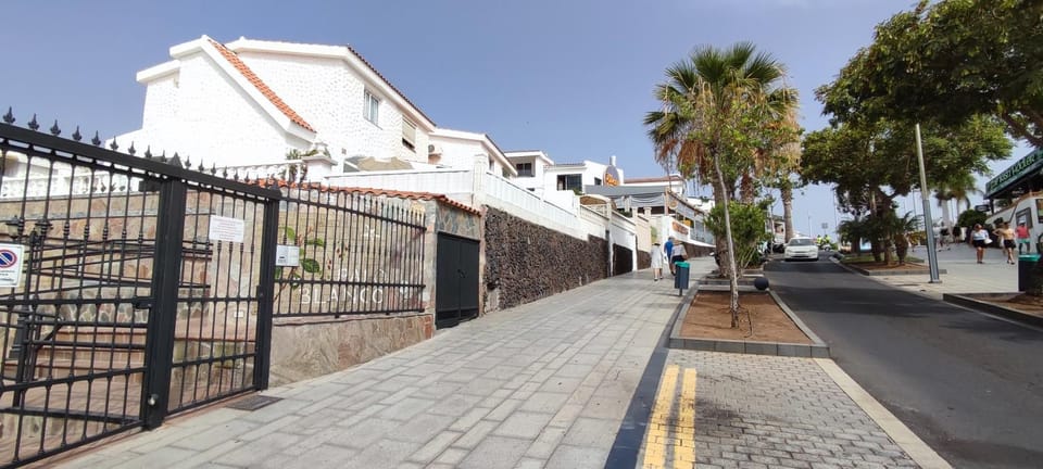 Property building, Neighbourhood, Street view