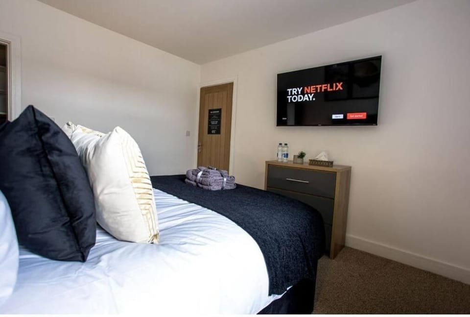 Cruise Cruise Cribs - BERESFORD Apartment in Stoke-on-Trent