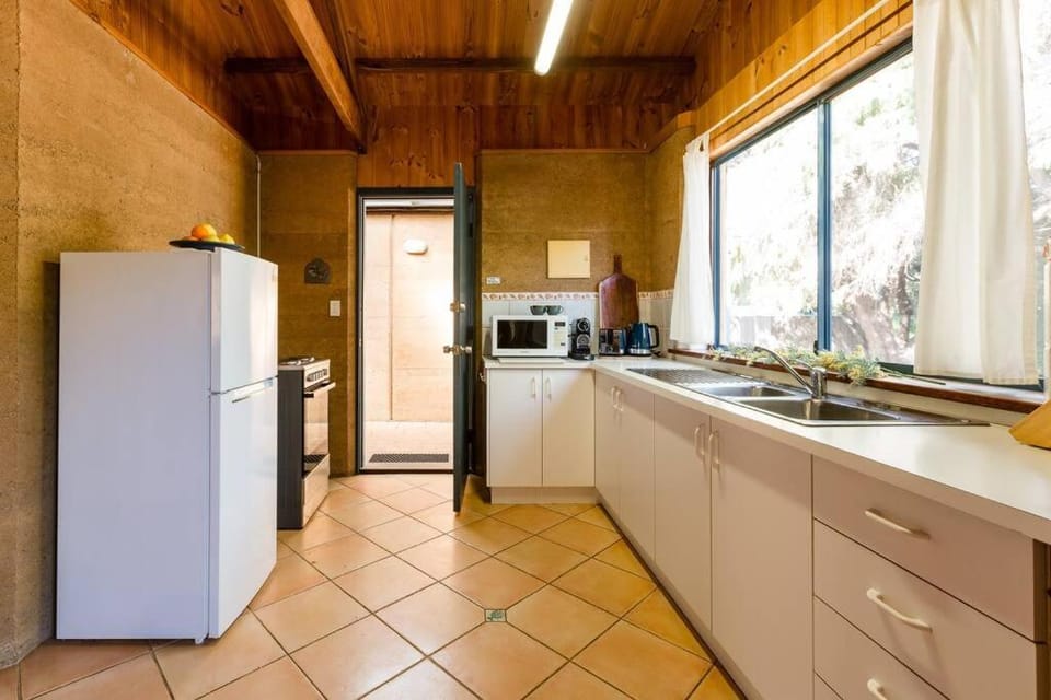Sea Escape Studio - Beach Hideaway in Prevelly Chalet in Mitchell Drive