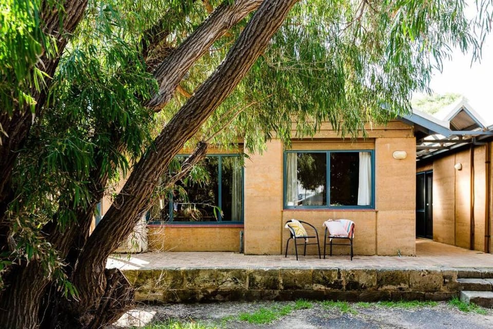 Sea Escape Studio - Beach Hideaway in Prevelly Chalet in Mitchell Drive