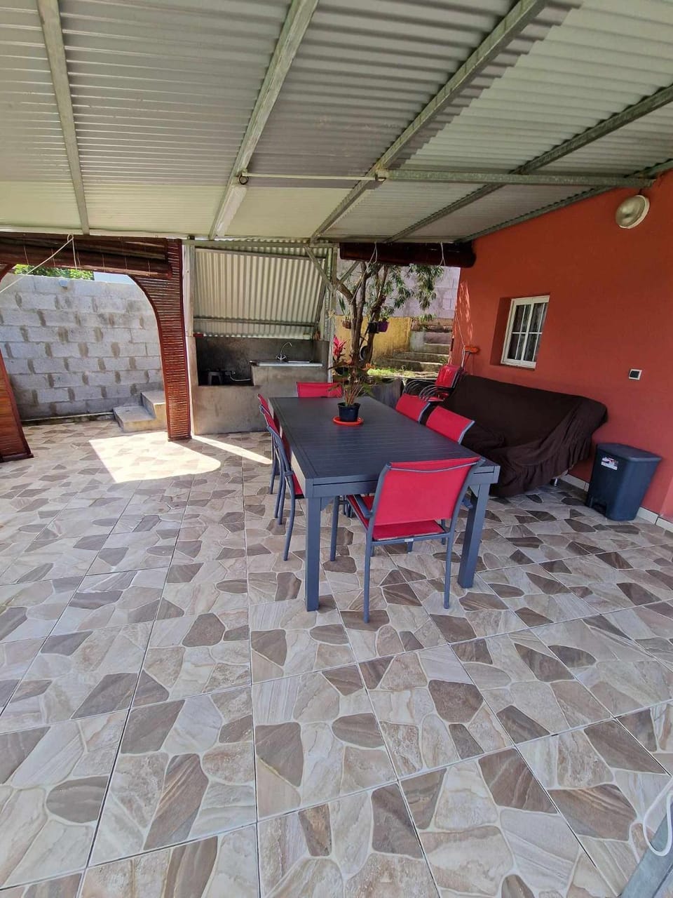 Patio, Dining area