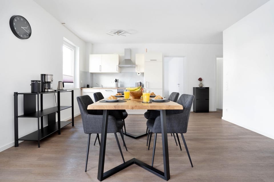 Coffee/tea facilities, Kitchen or kitchenette, Living room, Seating area, Dining area, minibar, pet friendly, stove